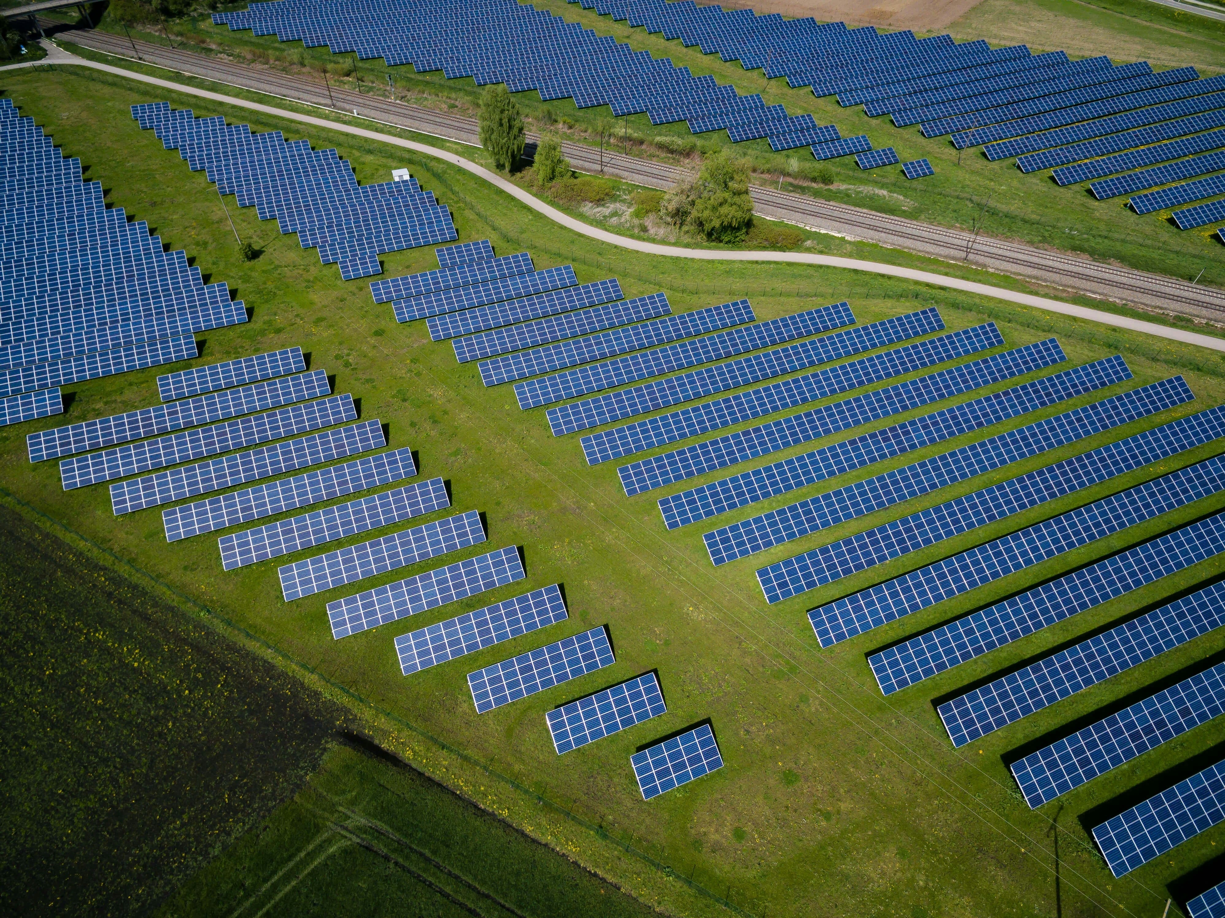 Champ de panneaux solaires